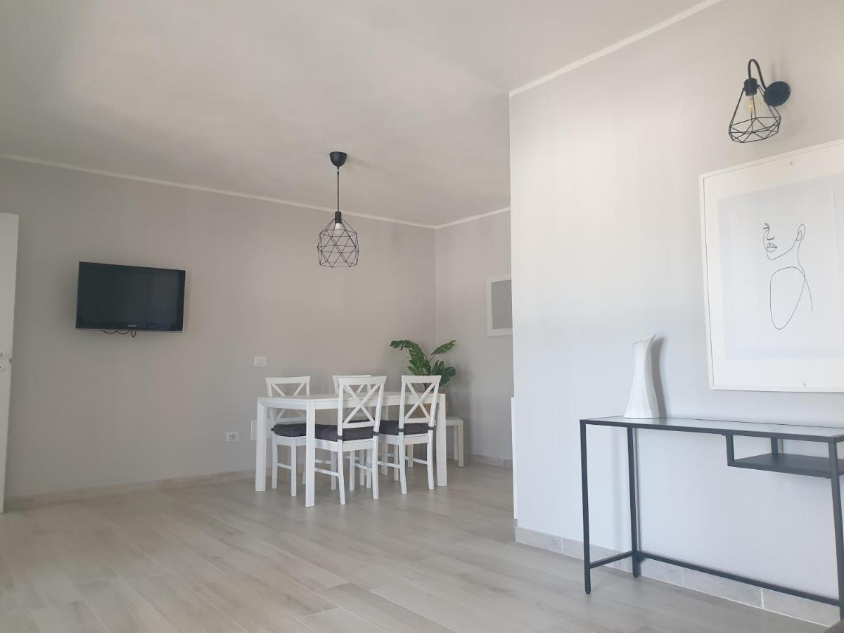 Mare E Vacanze Villa Villa San Pietro Luaran gambar